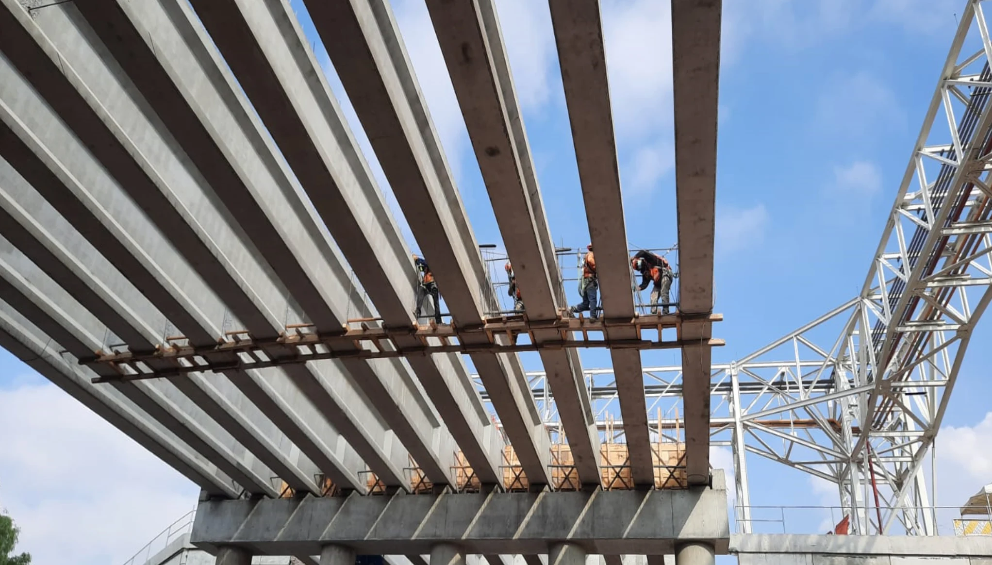 Imagen Construcción Puente Vehicular el Sarape Complejo GM-Ramos Arizpe